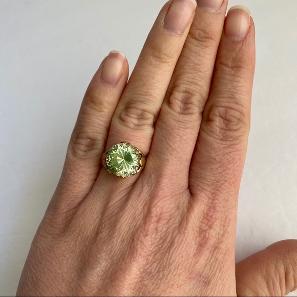 Vintage 14k Gold Cocktail Ring Green Spinel Statement Bold Gemstone Mob Wife - Picture 7 of 9